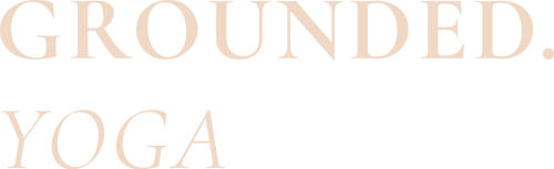 Zweizeilige Variante des offiziellen Grounded-Logos mit strukturierter Typografie